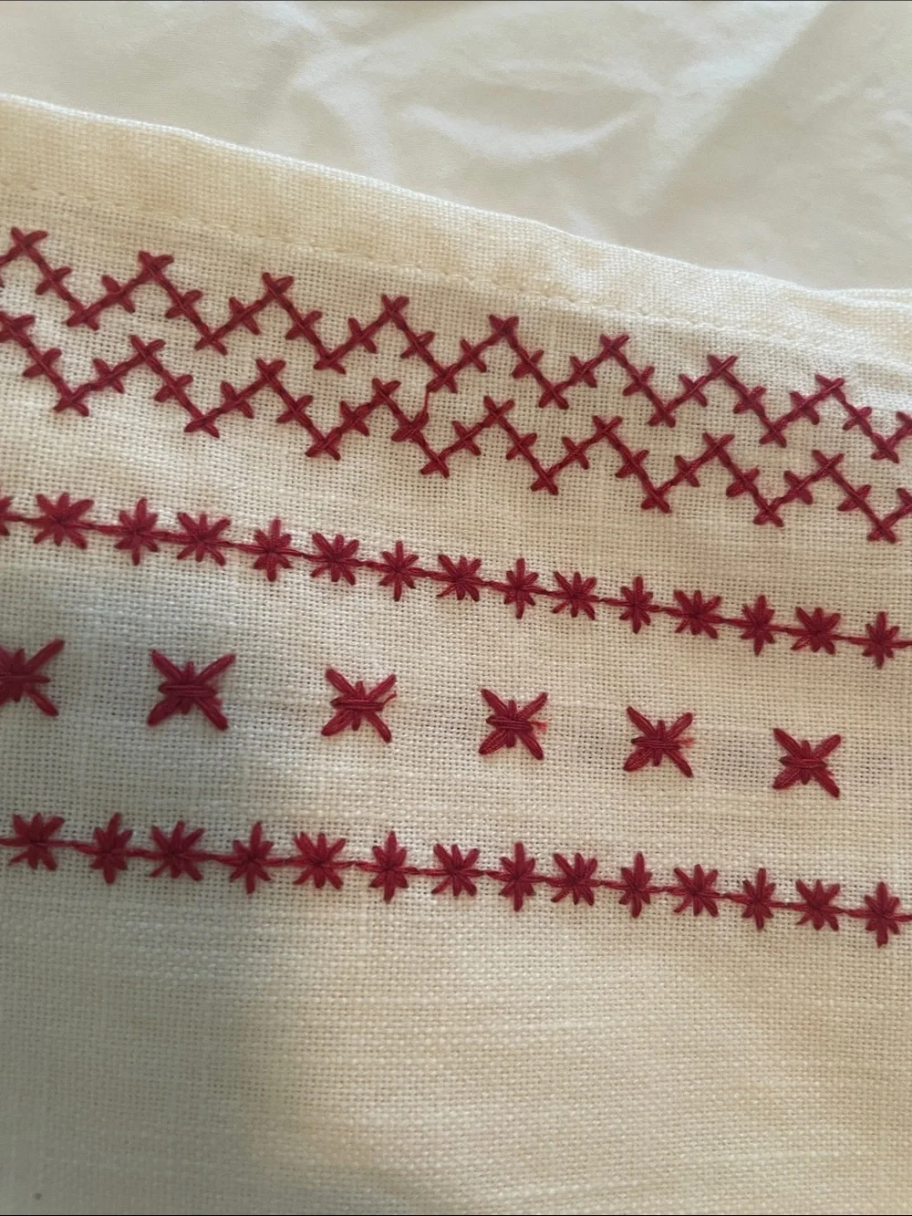 NWT West Elm Embroidered Cream Placemat with Red Cross-Stitch Trim